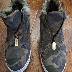 Blondo Glenda Camo Wedge Sneakers Waterproof